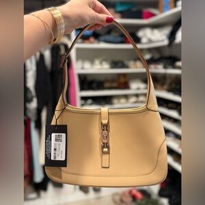 Authentic Vintage Gucci Jackie Piston Buckle Shoulder Bag- Beige Leather